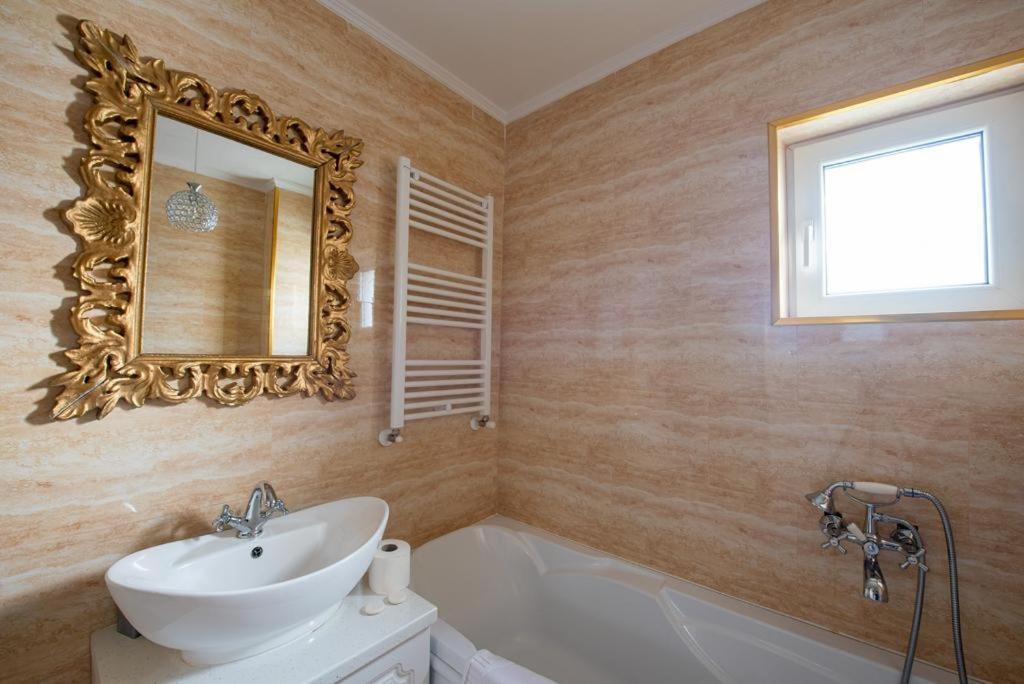 קלוז'-נאפוקה Rania Apartments מראה חיצוני תמונה